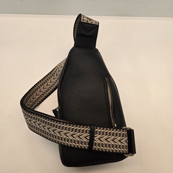 NWOT Women's sling backpack - Picture 7 of 10